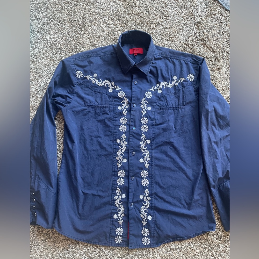 Patron Red Label Cito  Western Button down top In gently used condition SZ M